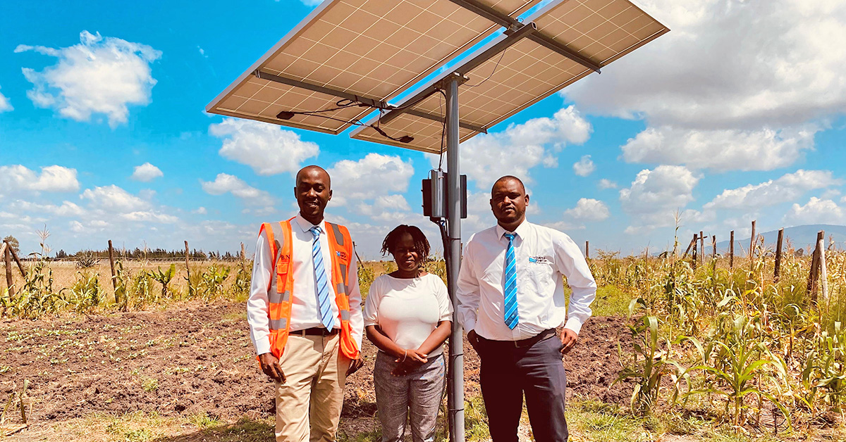 4R Digital staff stand at Solar panel